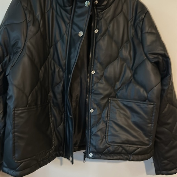 HAUTE MONDE | Mock Neck Quilted Jacket Black - Picture 11 of 16